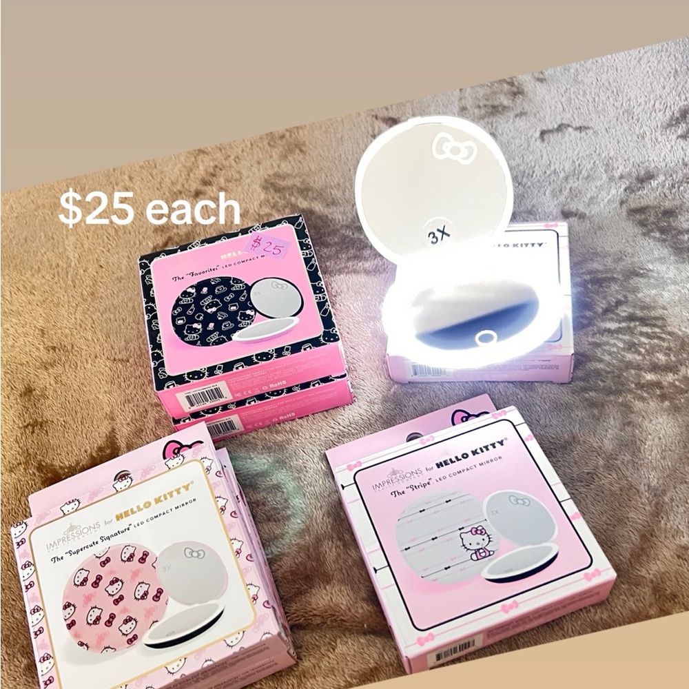 Mini hello kitty led compact mirror